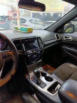 جیپ گراند شیرۆکی